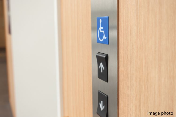 シティタワー葵の車椅子利用者対応エレベーターイメージ画像
