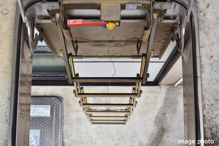 シティタワー葵のバルコニー避難ハッチイメージ画像